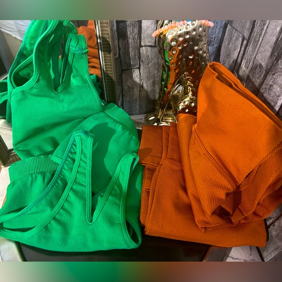 Camila Coelho workout sets - Picture 2 of 13